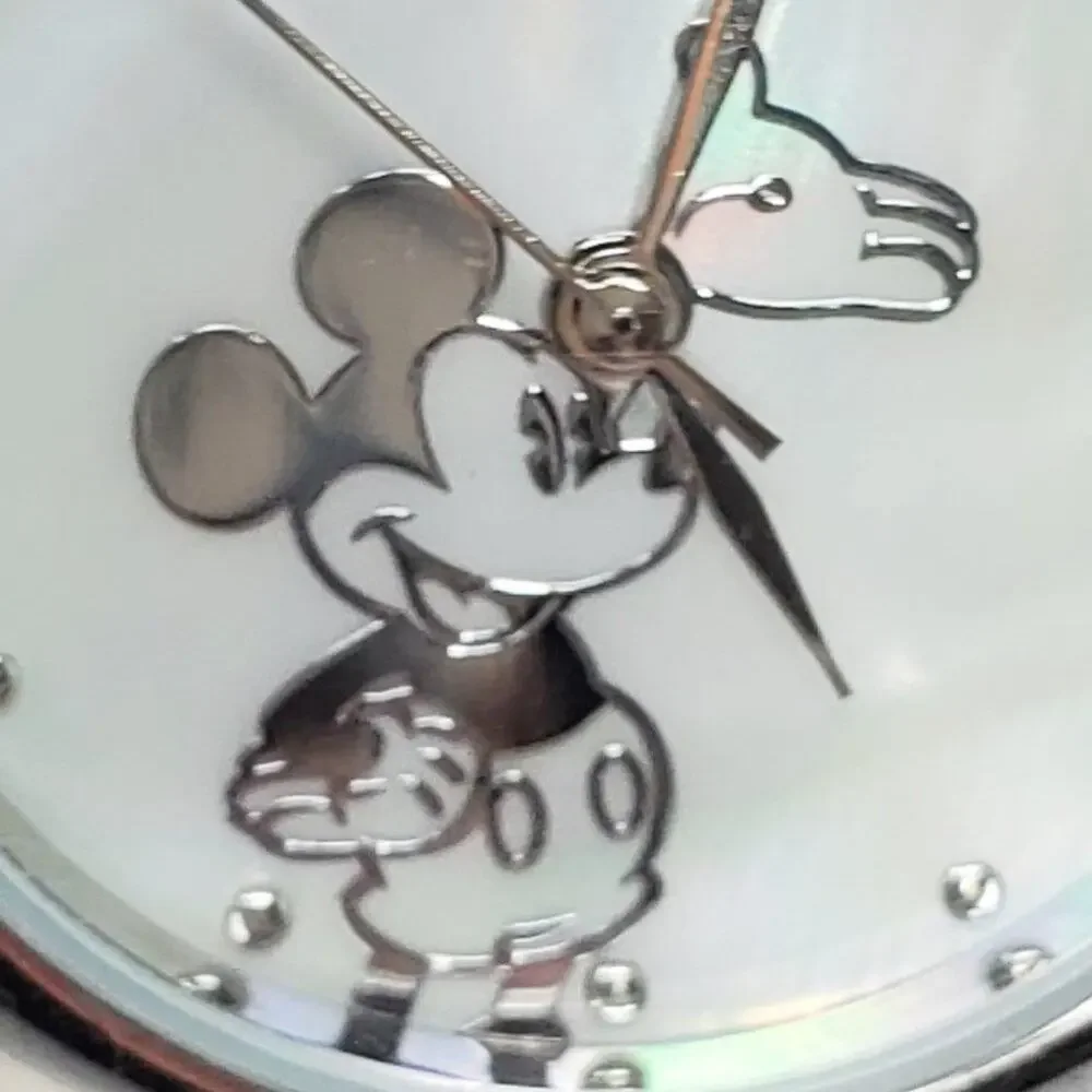 Disney Mickey Mouse Chain Mail Watch Mother of Pearl Face